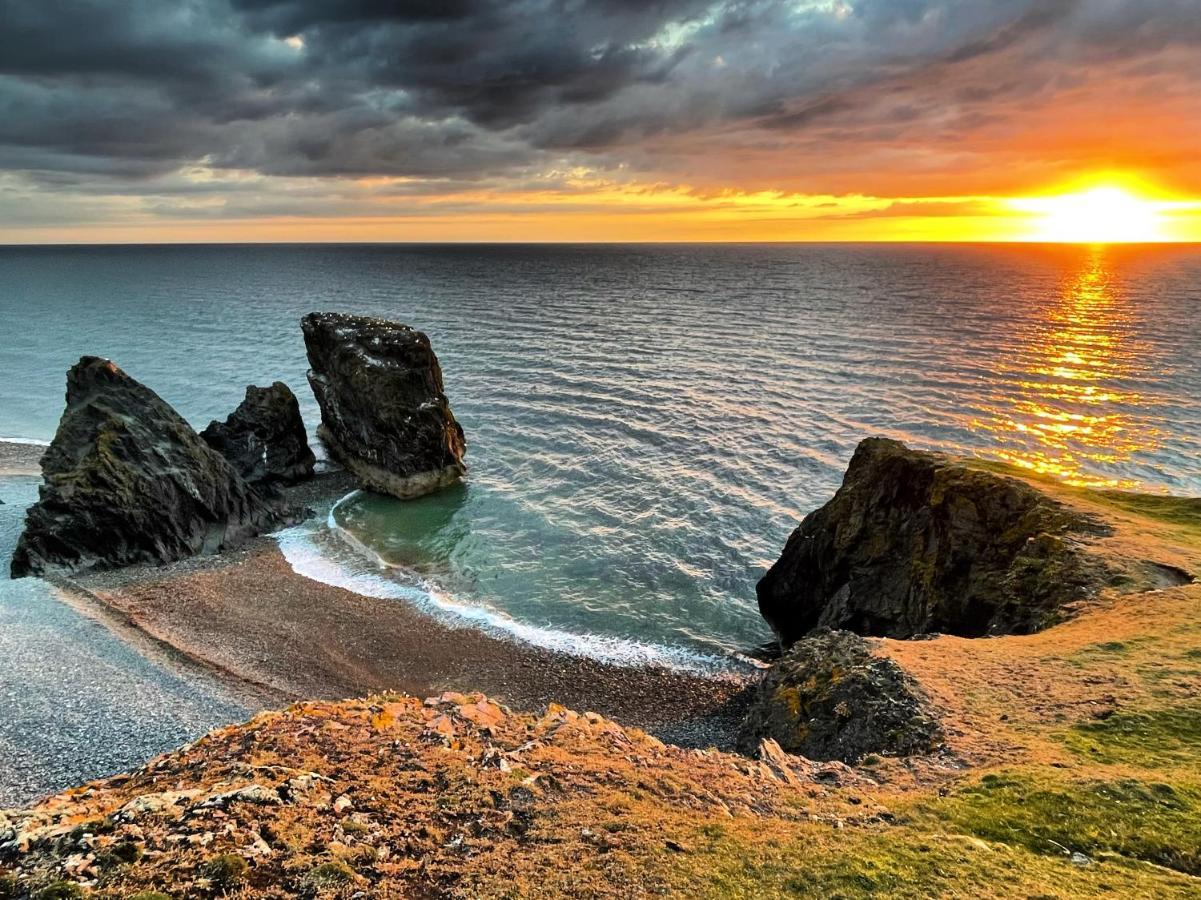 Вилла Mynydd A Mor Trefor  Экстерьер фото