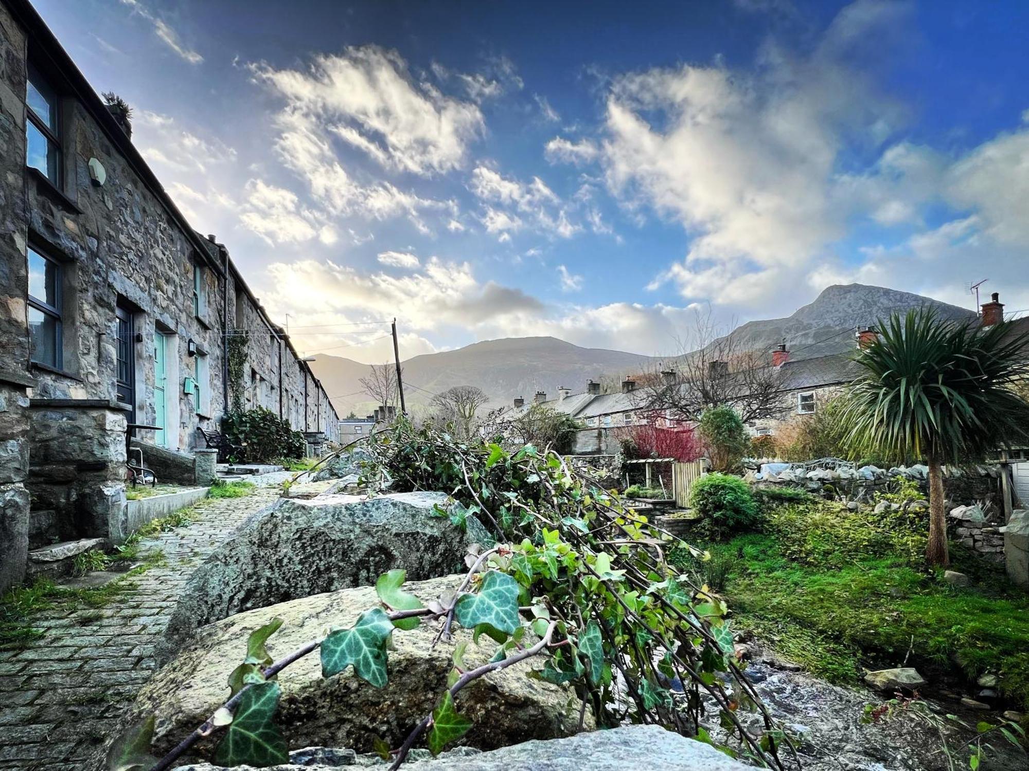 Вилла Mynydd A Mor Trefor  Экстерьер фото